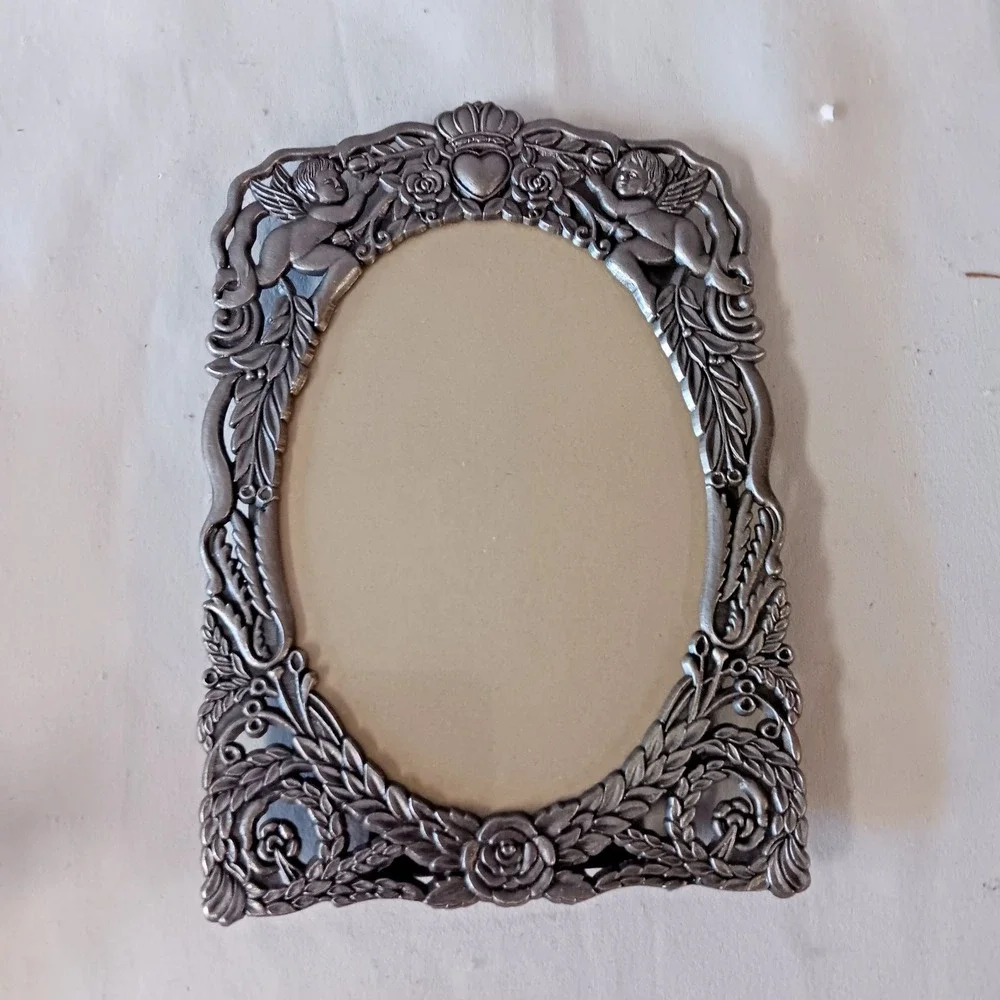 Vintage Ornate Cherub Picture Frame‎ Silver Tone Oval Floral Metal Wall Decor